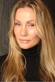 Virginia Hey